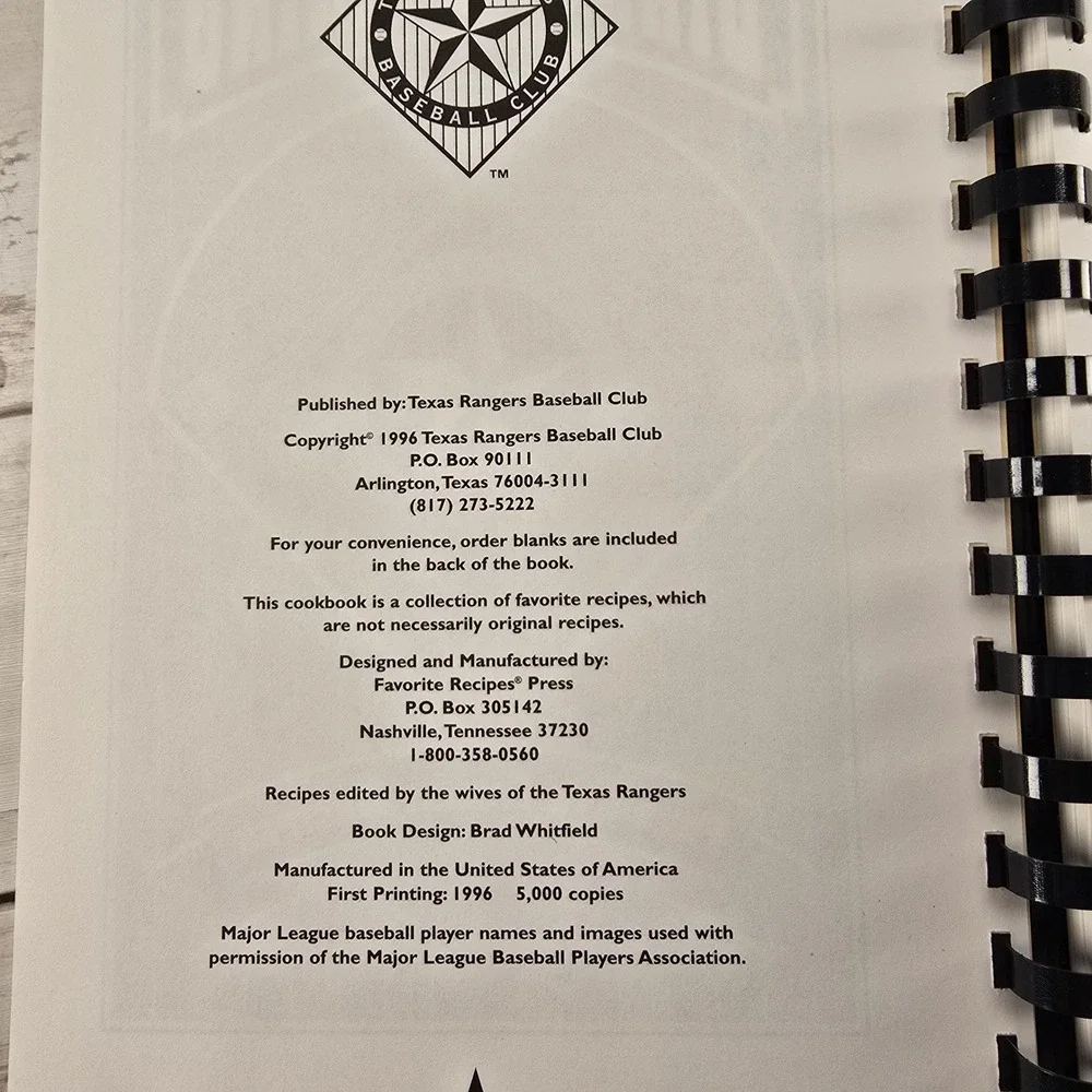 Texas Rangers Diamond Dining Cookbook 1996 Favorite‎ Family Recipes MLB Baseball